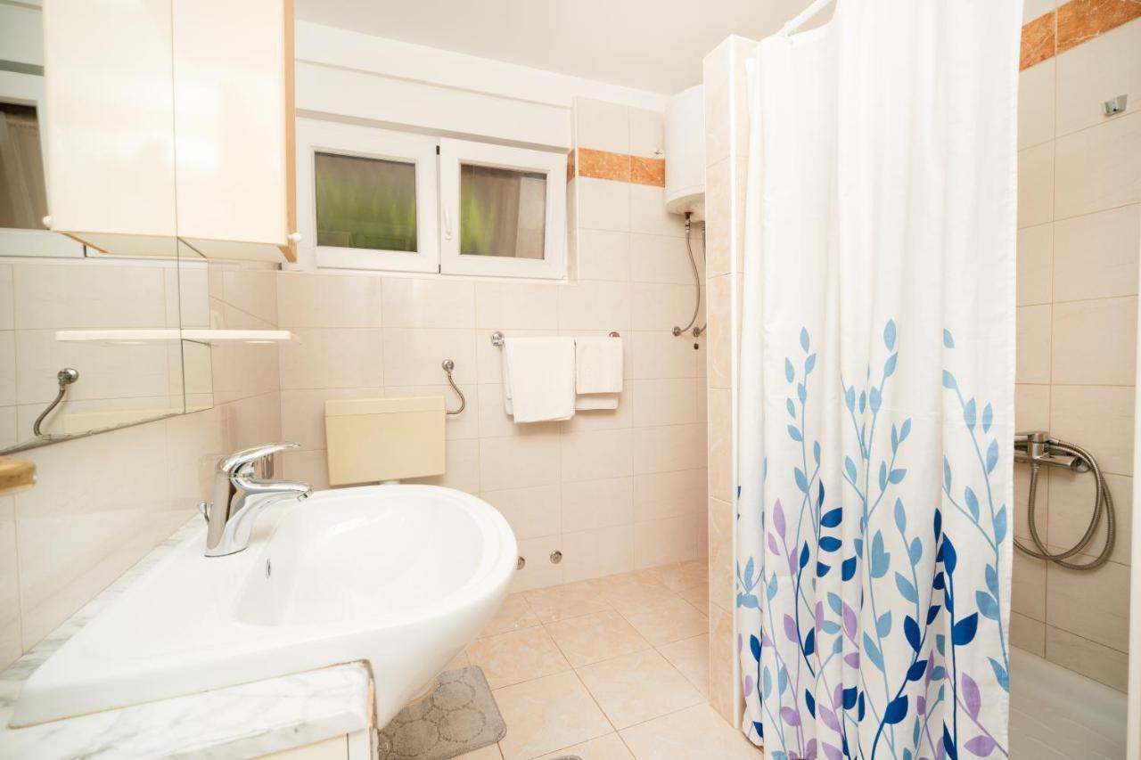 Apartmani Zlata ราบัซ ภายนอก รูปภาพ