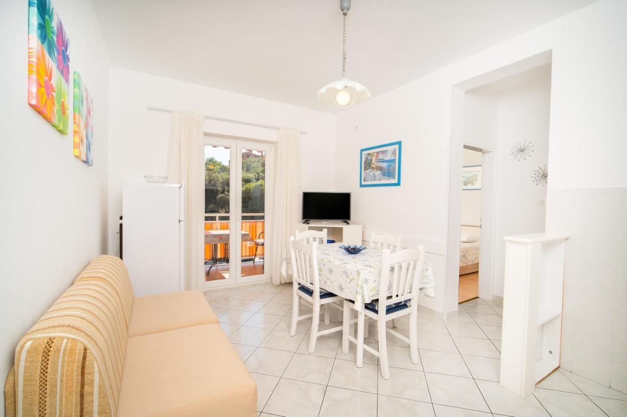 Apartmani Zlata ราบัซ ภายนอก รูปภาพ
